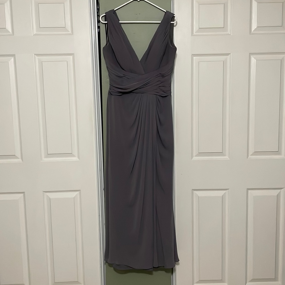Watters & Watters Beautiful Gray Bridesmaid Dress, Size 15, Cups Sewed In - Picture 2 of 11